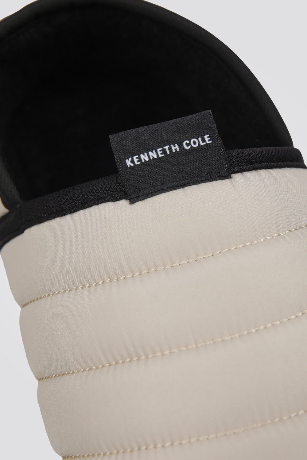 KENNETH COLE - נעלי בית לגברים בצבע בז' - MASHBIR//365