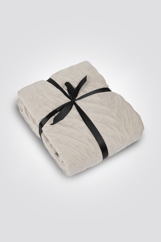 KENNETH COLE - שמיכה קטיפתית 220/240 בצבע בז' - MASHBIR//365
