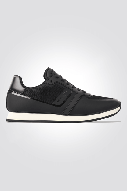 KENNETH COLE - סניקרס STRIPED TRAINER בצבע שחור - MASHBIR//365