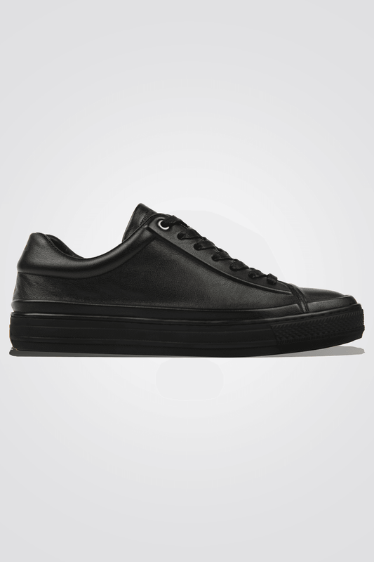 KENNETH COLE - סניקרס עור בצבע שחור - MASHBIR//365