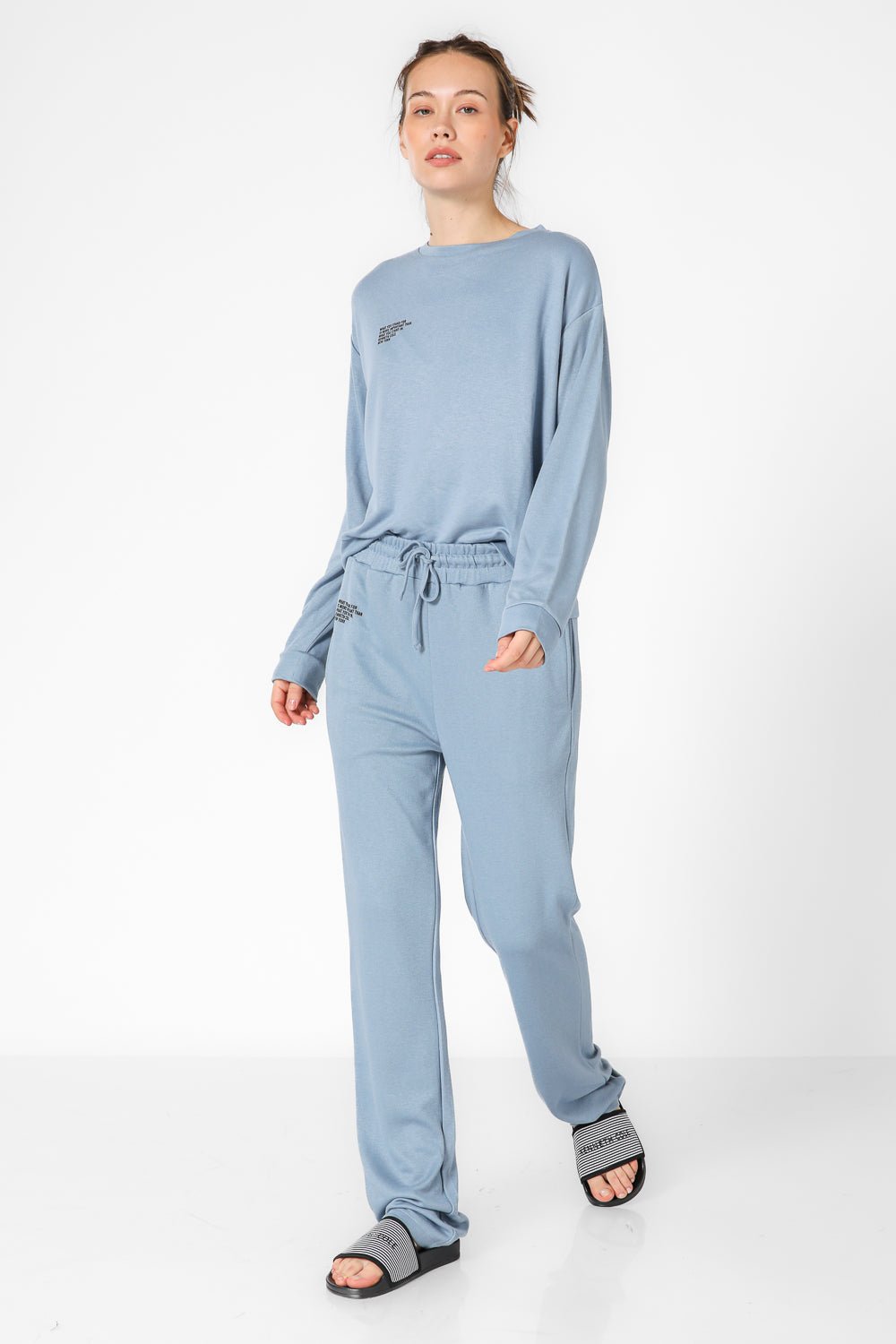 KENNETH COLE - סווטשירט לאונג' עם כיתוב לוגו בצבע כחול - MASHBIR//365