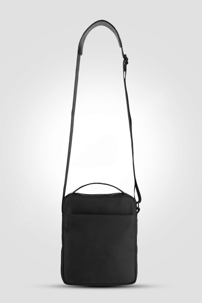 KENNETH COLE - תיק צד לגבר בצבע שחור - MASHBIR//365