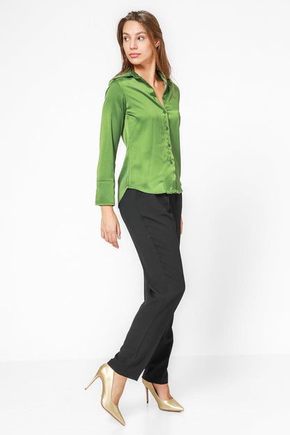 KENNETH COLE - חולצת סאטן מכופתרת בצבע ירוק - MASHBIR//365